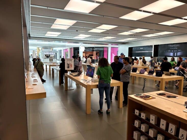 Apple Store at the King of Prussia Mall.