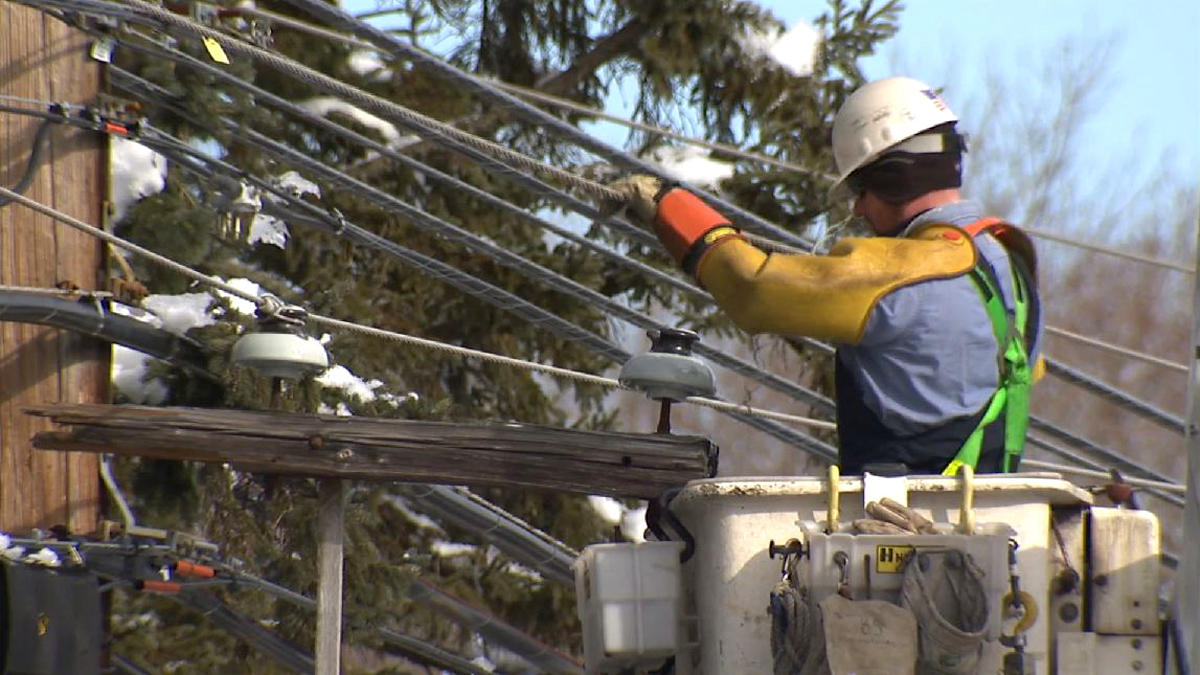 Proactive PECO to Inspect 39,000 Suburban Utility Poles This Year