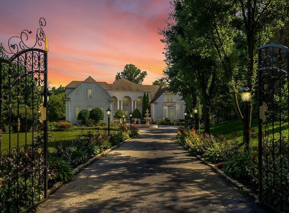 DNB First House of the Week: Breathtaking Manor in Media