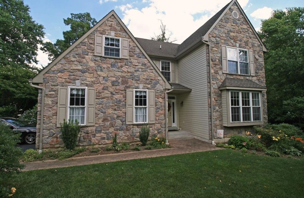 DNB First House of the Week: Colonial in Wallingford