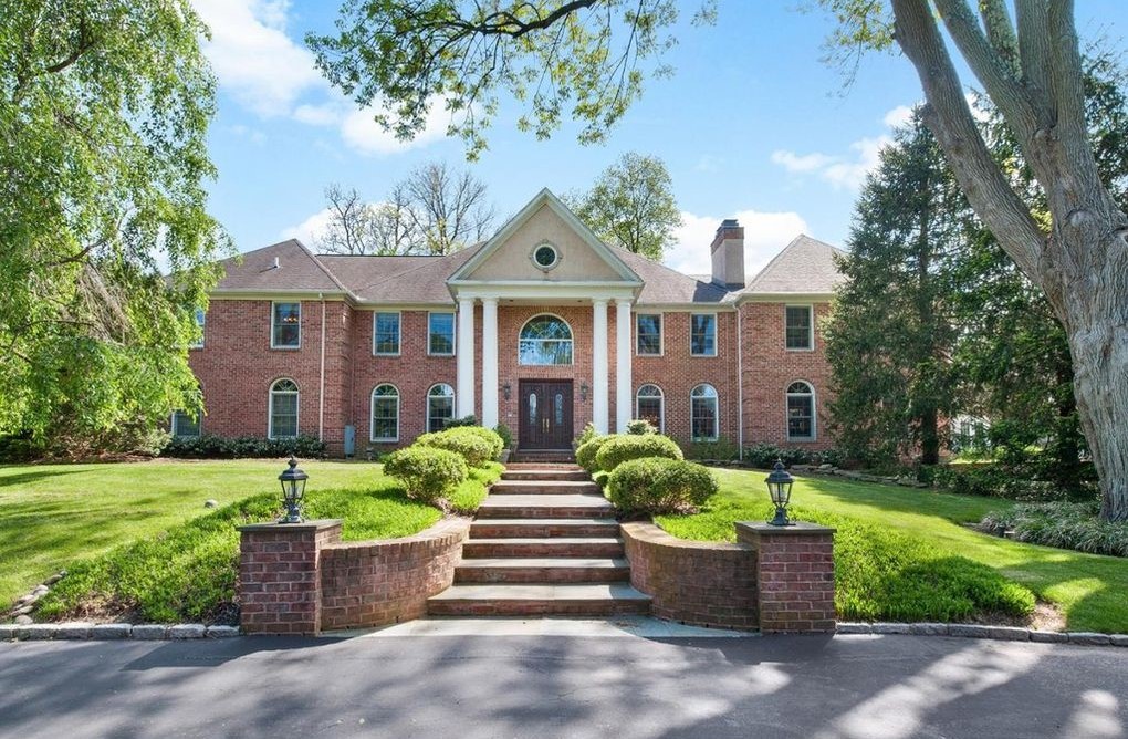 DNB First House of the Week: 13-Bathroom Colonial in Villanova