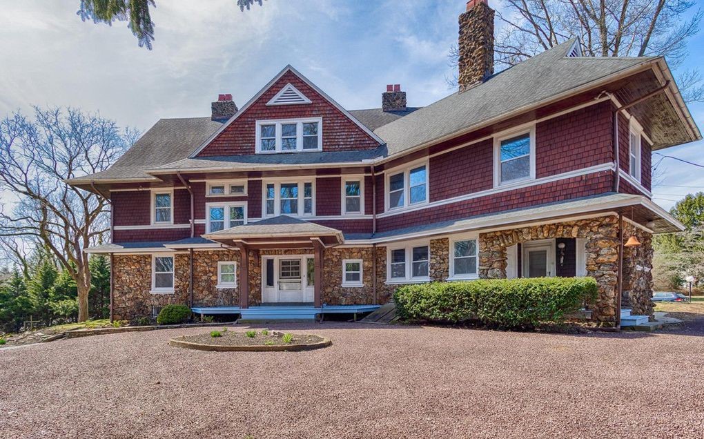 DNB First House of the Week: Arts & Crafts Home in Wallingford
