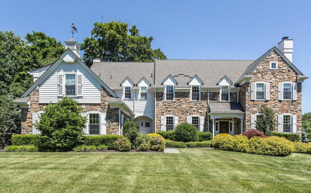 DNB First House of the Week: Stately Manor in Newtown Square