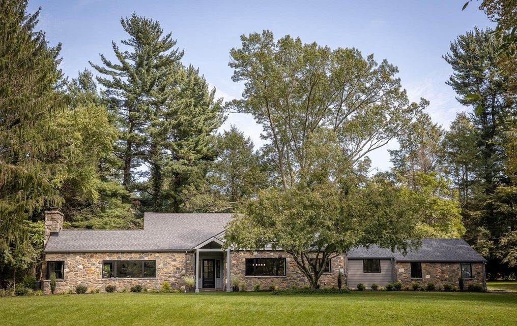 DNB First House of the Week: 1950s Rancher Transformed into Modern Farmhouse in Rose Valley