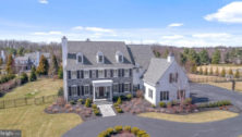 Overhead view of 6 Bridle Ln in Newtown Square
