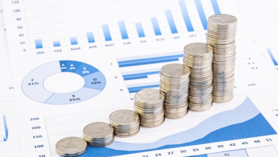 Stacks of coins promoting free SCORE webinar