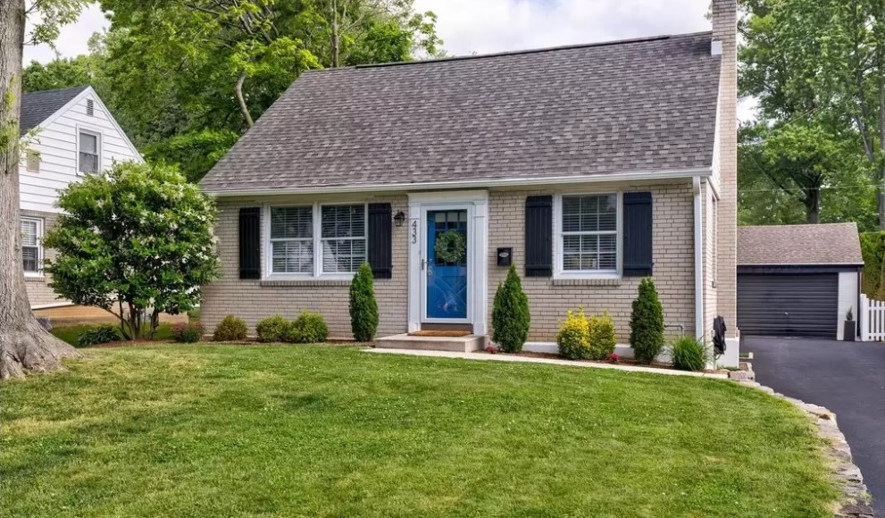 Cape Cod for sale in Springfield.