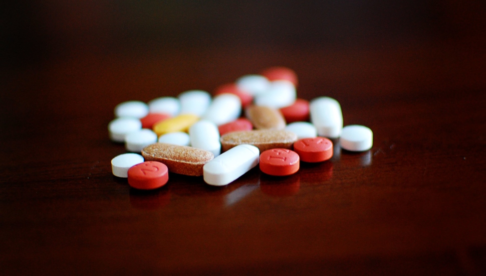 A collection of loose pills.