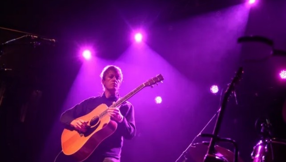 Steve Gunn giving a solo performance in Ardmore
