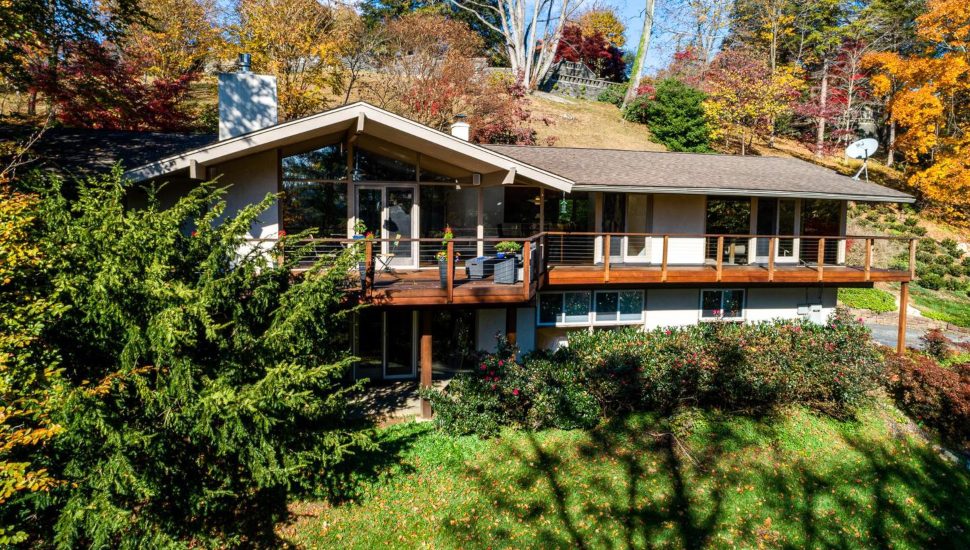 576 Bryn Mawr Avenue in Bryn Mawr
