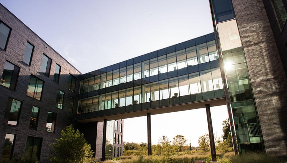 catwalk bridge between two buildings at Penn Medicine Radnor