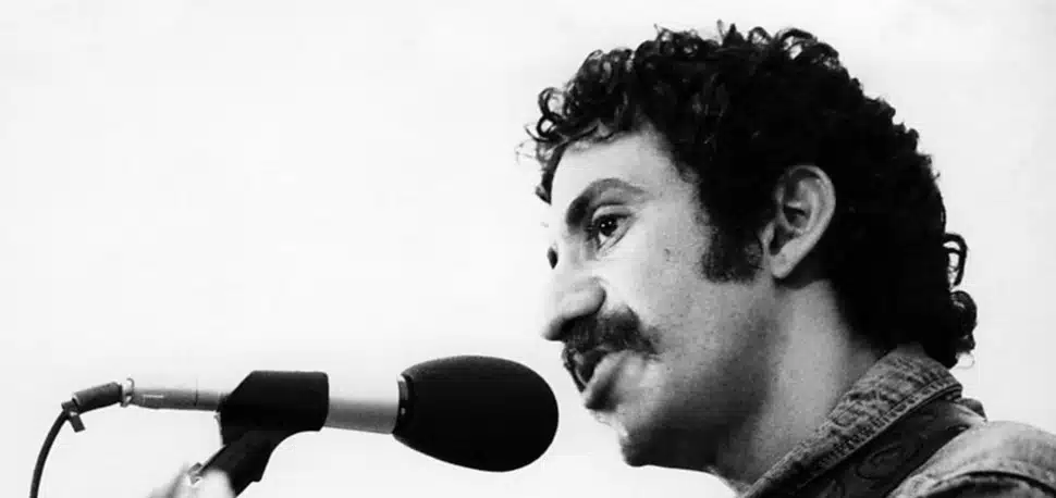 Jim Croce performing at the mic