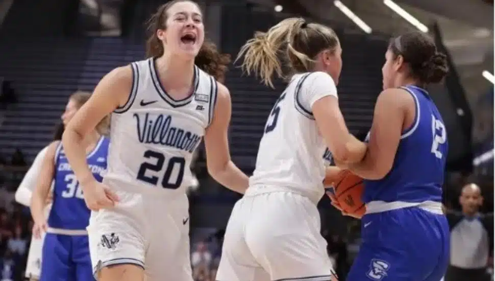 Maddy Siegrist (No. 20) on the basketball court