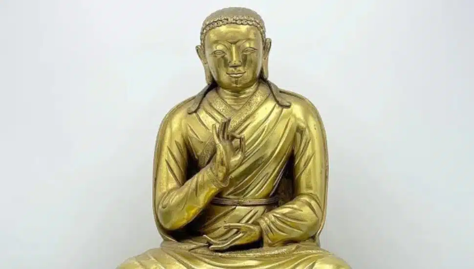This bronze Tibetan Buddha figurine sold at auction for 0,000.