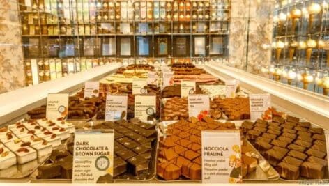 The “chocogelateria” sells a variety of chocolates made in Italy as well as gelato, Italian coffees and crepes made with a special spread of hazelnut and chocolate dispensed from a chocolate fountain.