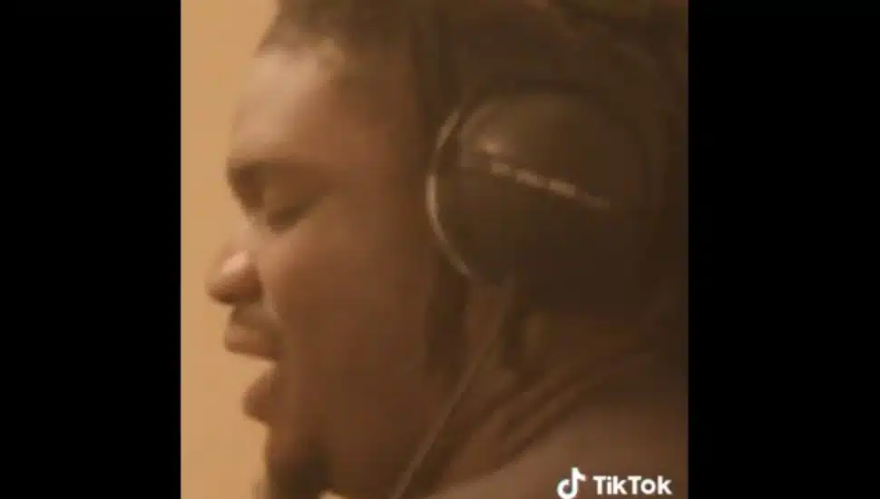 Jordan Davis recording his moment on the Eagles album 'A Philly Special Christmas Special.'