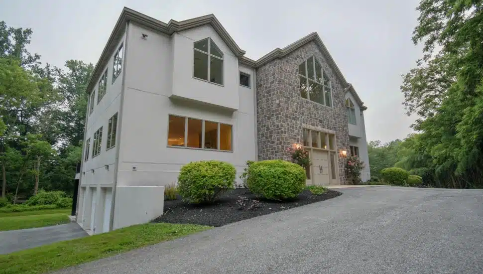 A contemporary Chadds Ford home designed by Brad Bernstein is available for sale.