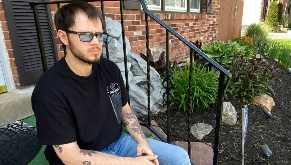 Greg McNaee of Springfield Copes With Life While Waiting for a Kidney
