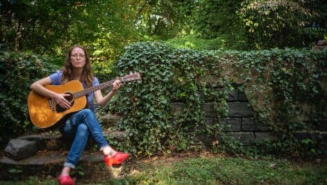 Eliza Hardy Jones, showing her newest album, Pickpocket.