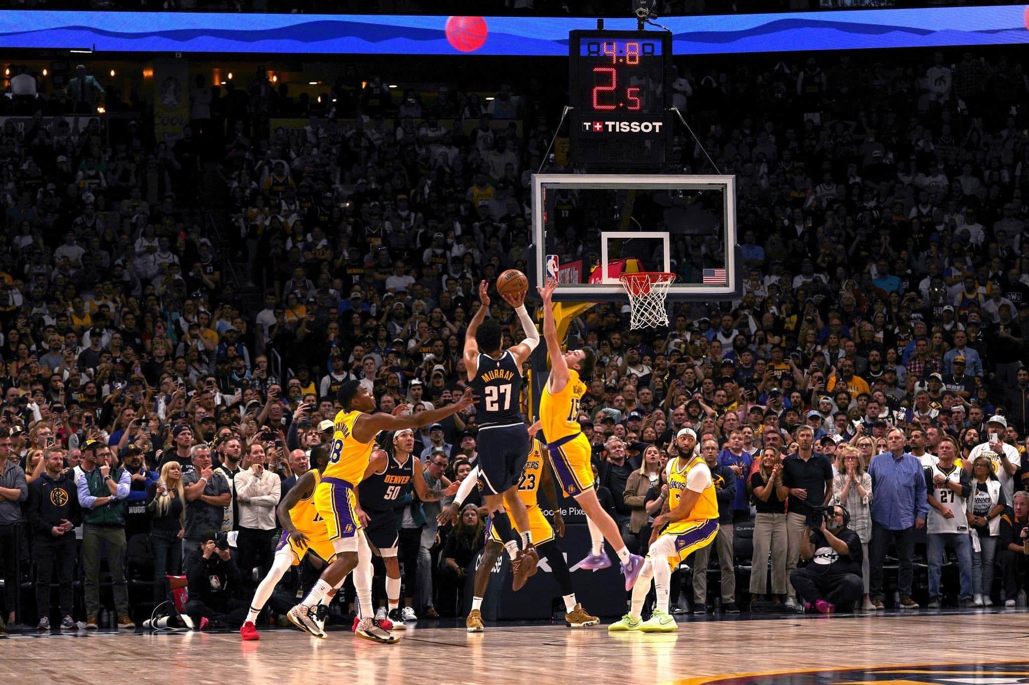 Comcast's NBCUniversal is preparing a $2.5 billion-a-year bid to regain the rights to air NBA games on both the NBC network and its Peacock streaming platform.