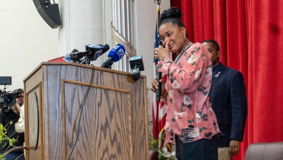 Dawn Staley, a 1988 Dobbins alumna, recently returned to her North Philadelphia alma mater, to accepted an honor for her impact of the game of basketball.