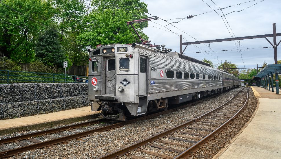 SEPTA Silverliner at Chestnut Hill East