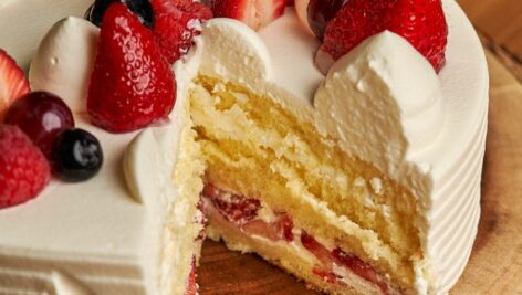 A strawberry shorttcake.