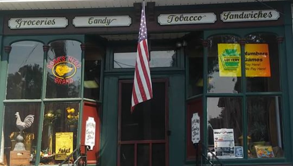 The entrance to the Ivyland Country Store