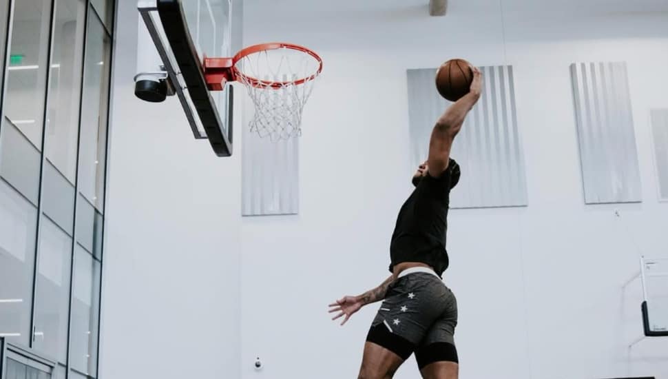 Eric Dixon gets ready for a slam dunk.