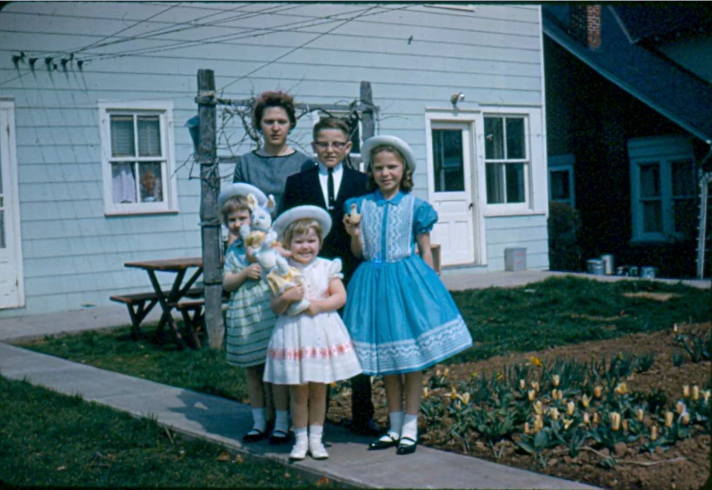 Fay Gable with her kids in 1960.