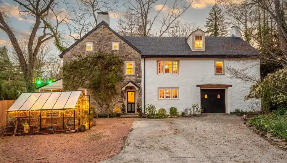 The Wallingford property with th e1798 home built by Wheelwright James Hinkson is for sale.
