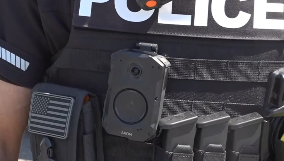 East Lansdowne Police Officer wearing new AI body camera.