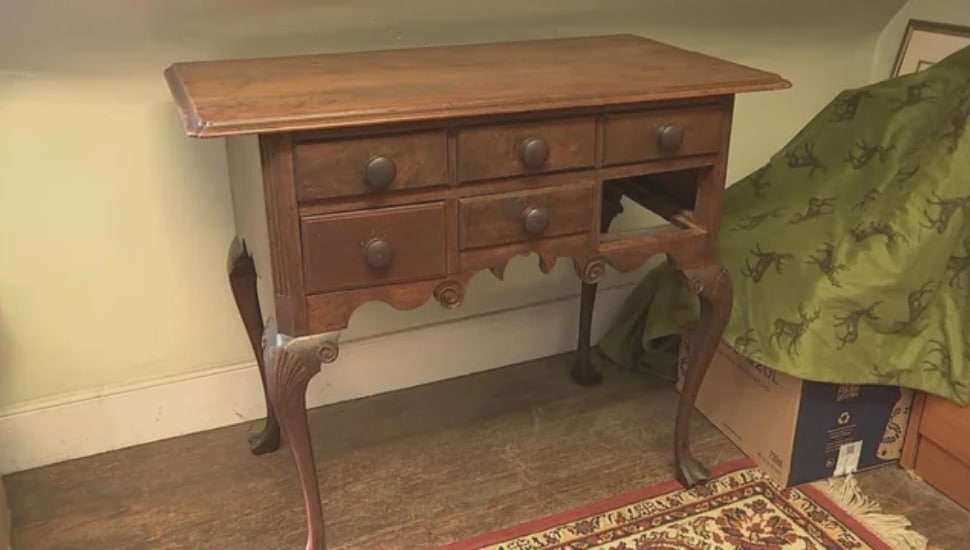 Betsy Ross Sewing Table Donated to Philadelphiaโs Betsy Ross House Ahead of Flag Day